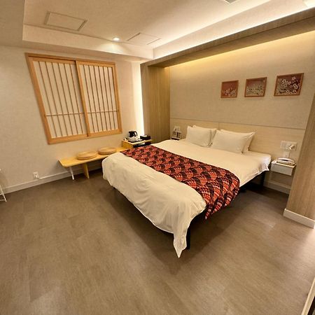 Hotel Be-Zen Shimanouchi Осака Экстерьер фото