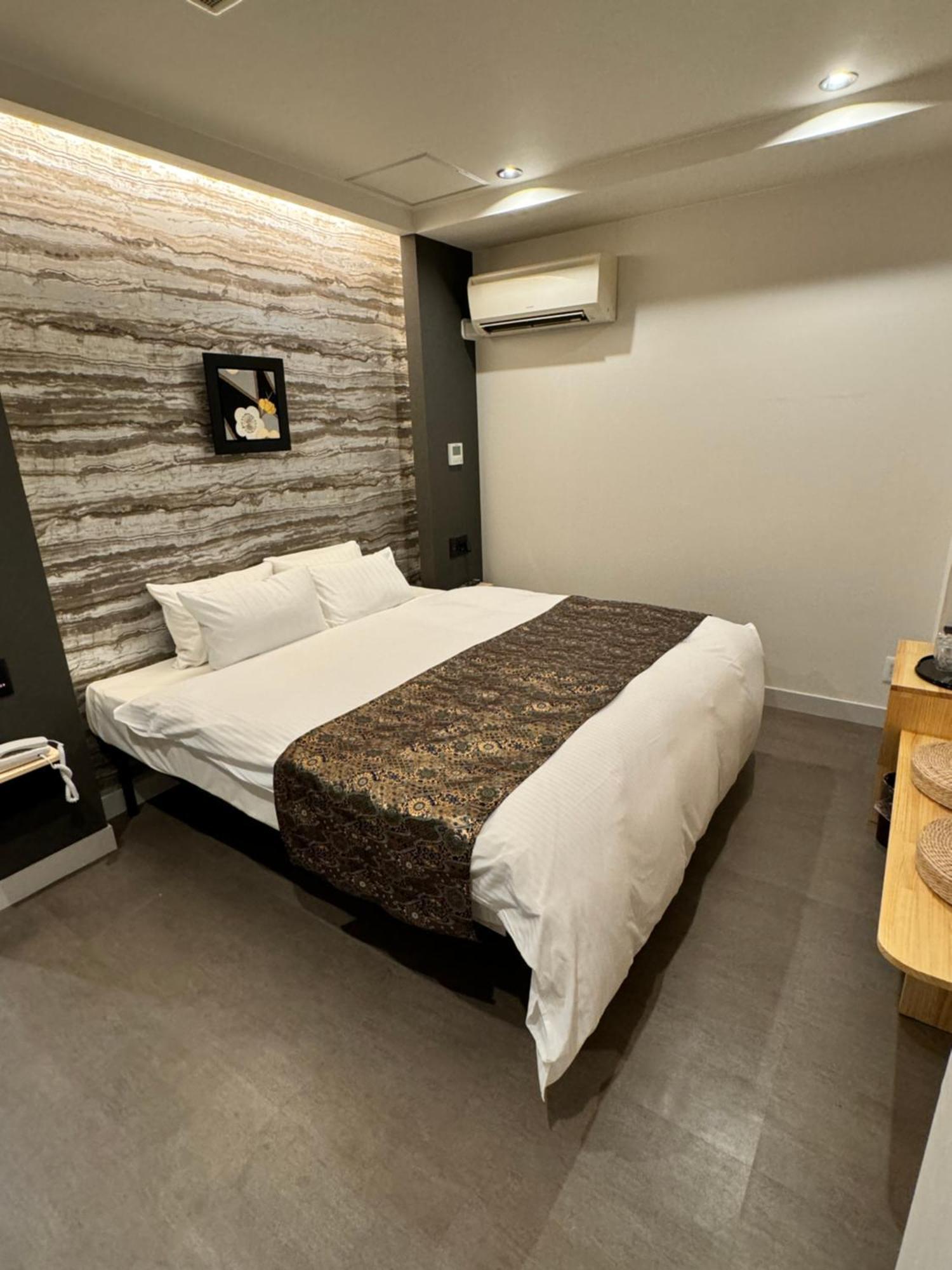 Hotel Be-Zen Shimanouchi Осака Экстерьер фото