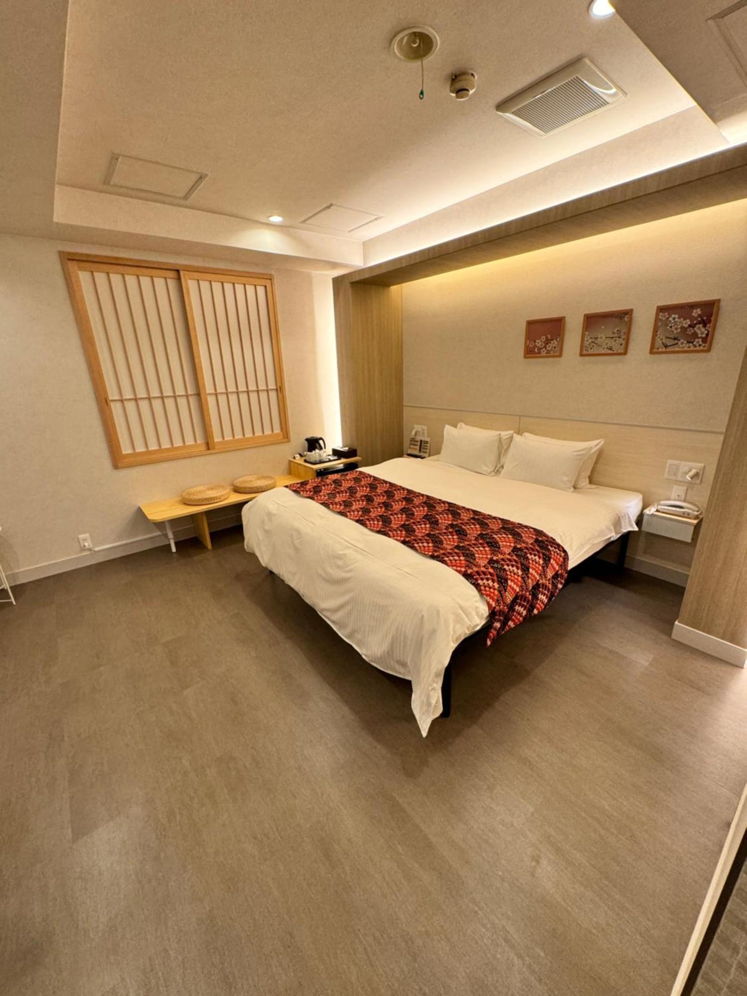 Hotel Be-Zen Shimanouchi Осака Экстерьер фото